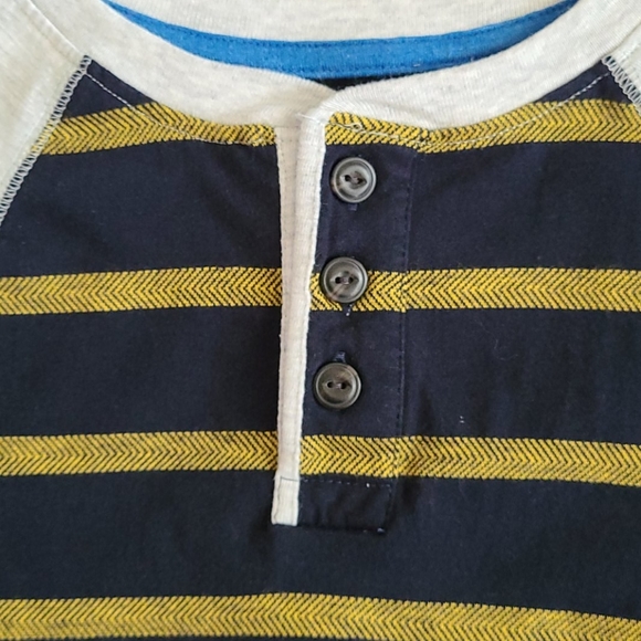 5/$20 Old Navy size S (6/7) Henley top - Picture 2 of 5